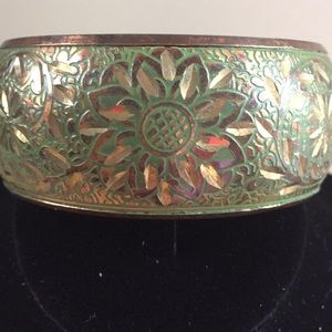 ✨✨Antique gold and green bracelet💫💫